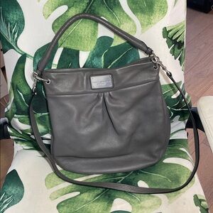 Marc by Marc Jacobs Q Hillier Pebbled Hobo Shoulder bag in gray